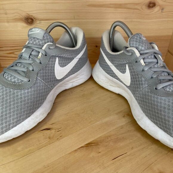 Nike Tanjun 812655-010 Gray White Sneaker Shoes - Picture 4 of 8